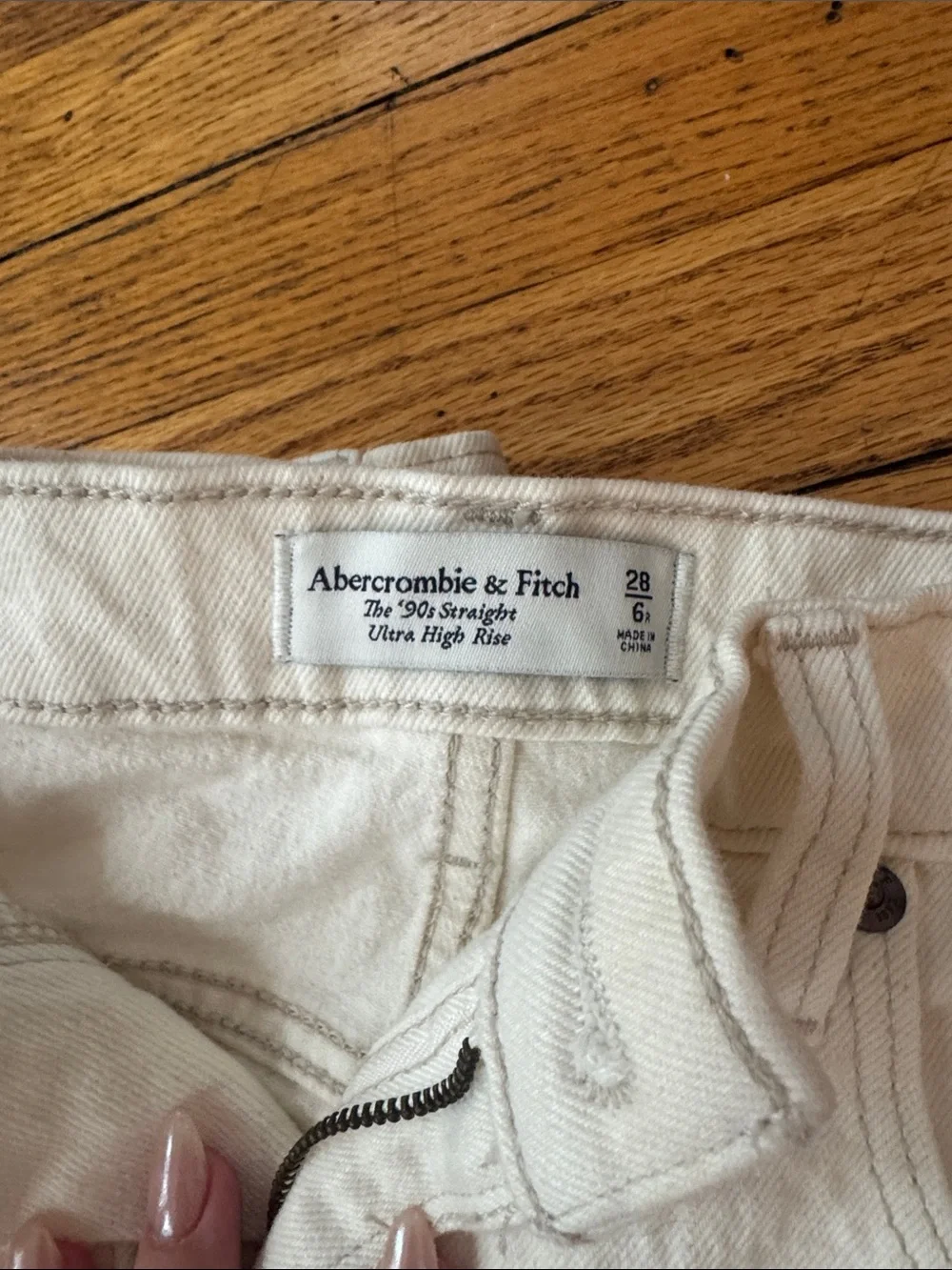 Abercrombie & Fitch The '90s Straight Ultra High Rise Jeans w Side Vent Sz 28/6